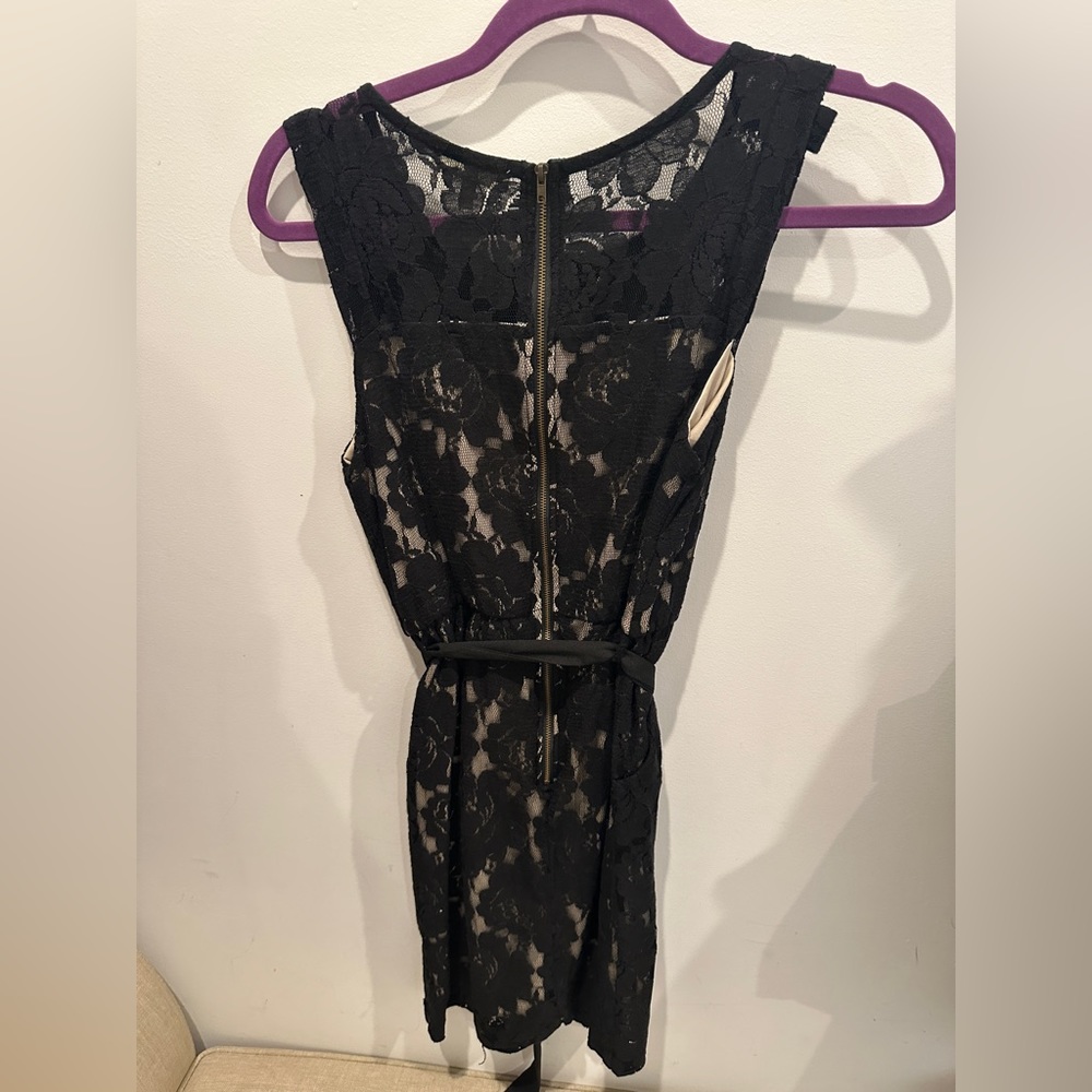 Lace Dress - Picture 2 of 3